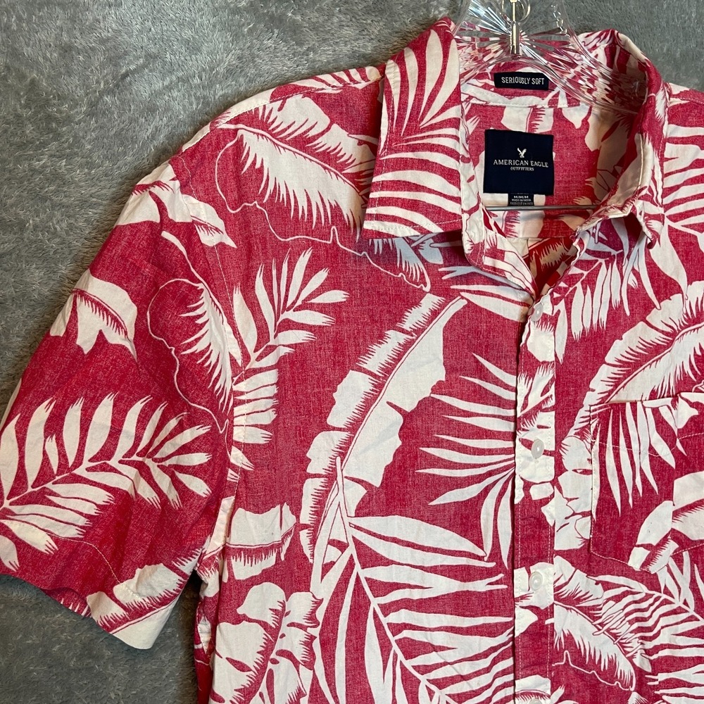 American Eagle Men Seriously Soft Tropical Print Shirt M Button Faded Retro Red